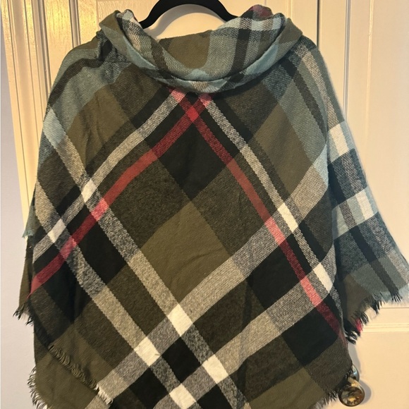 Super cuter trendy Plaid Poncho warm. So cute over any outfit! - Picture 4 of 11